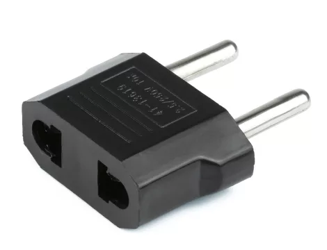 US-EU átalakító adapter